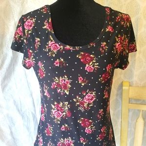 🎆NWOT No Boundaries Criss-cross Flower Blouse